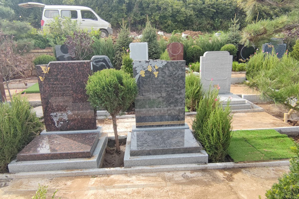 沈阳陵园的地理位置有哪些独特之处?这些特点对墓园的环境有何影响? 沈阳陵园的地理位置有哪些独特之处?这些特点对墓园的环境有何影响?