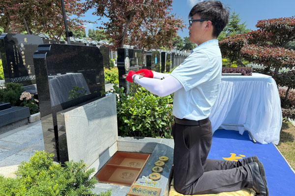 专业的礼仪人员